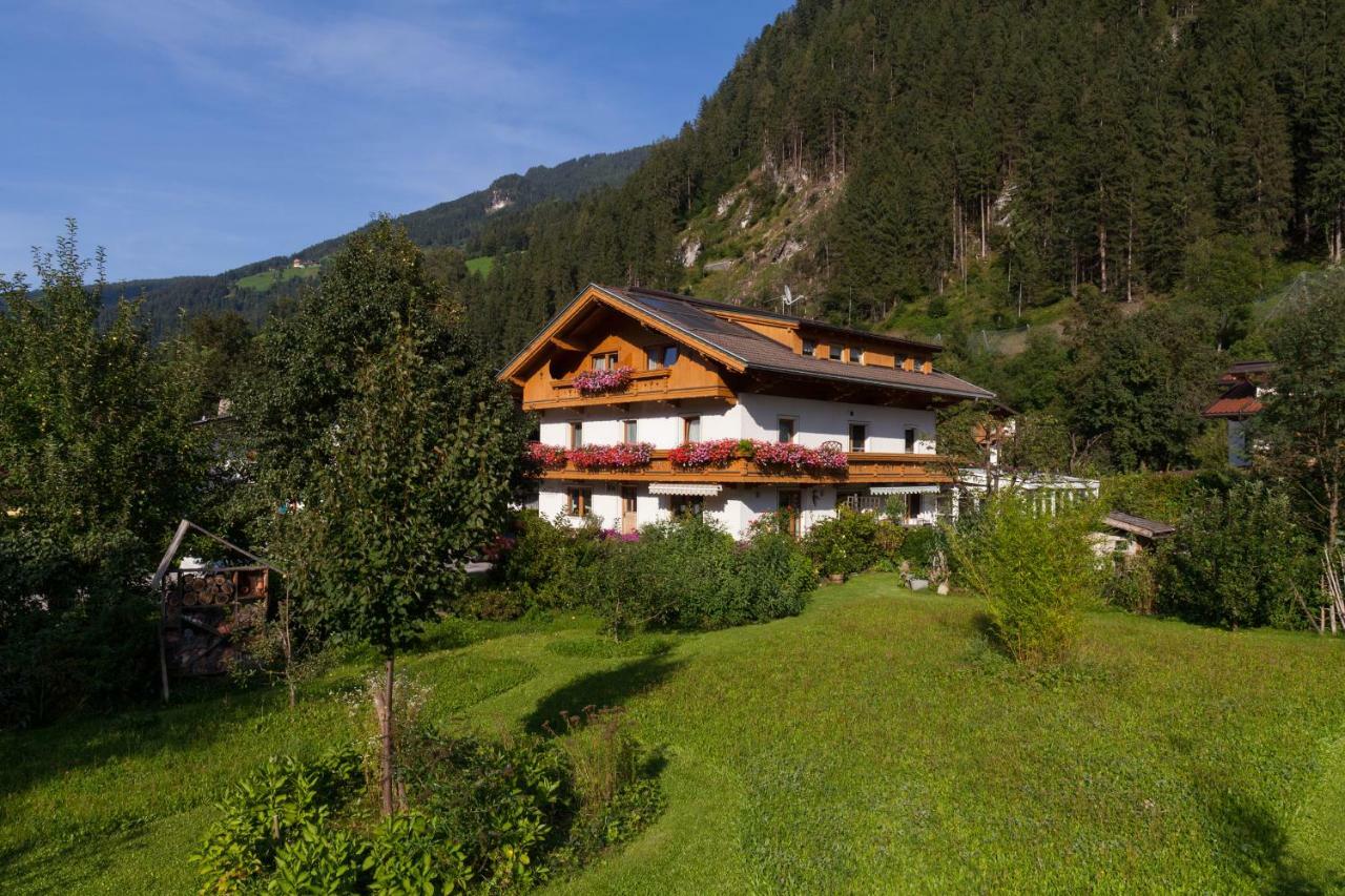 Gaestehaus Elisabeth Bed & Breakfast Mayrhofen Bagian luar foto